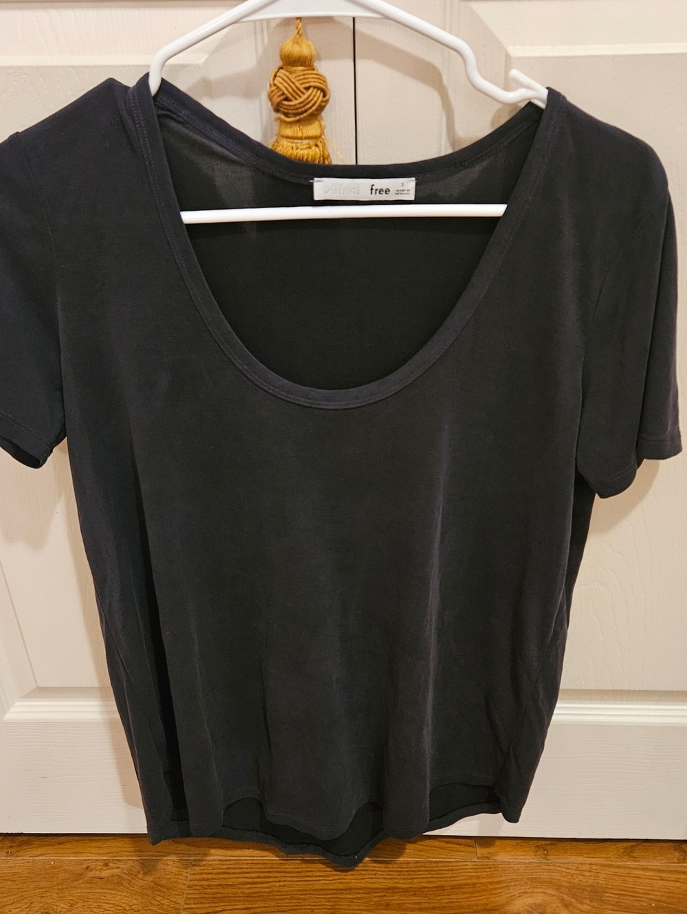 Wilfred Free Scoop Neck T-shirt